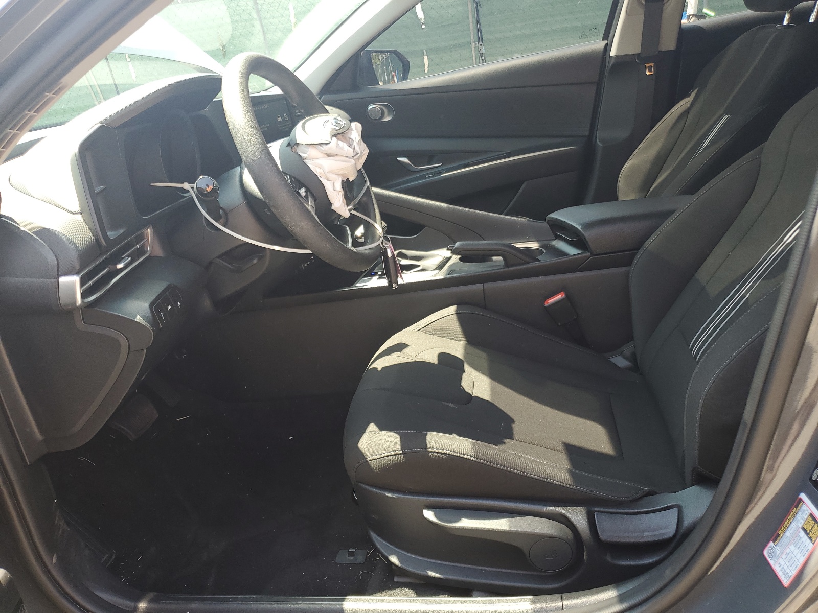 KMHLM4AG3PU629528 2023 Hyundai Elantra Sel