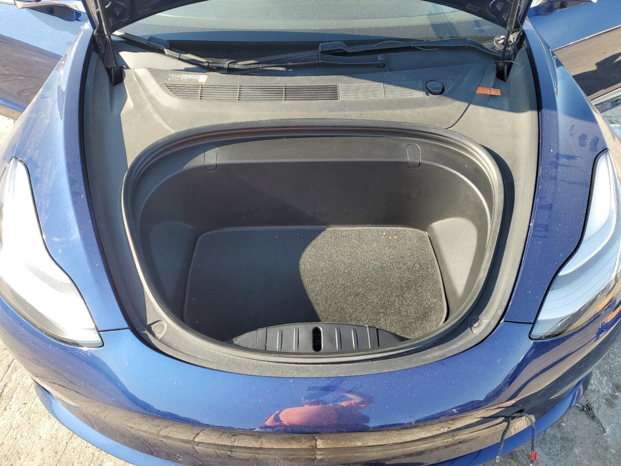 2018 Tesla Model 3 VIN: 5YJ3E1EBXJF055699 Lot: 66865774