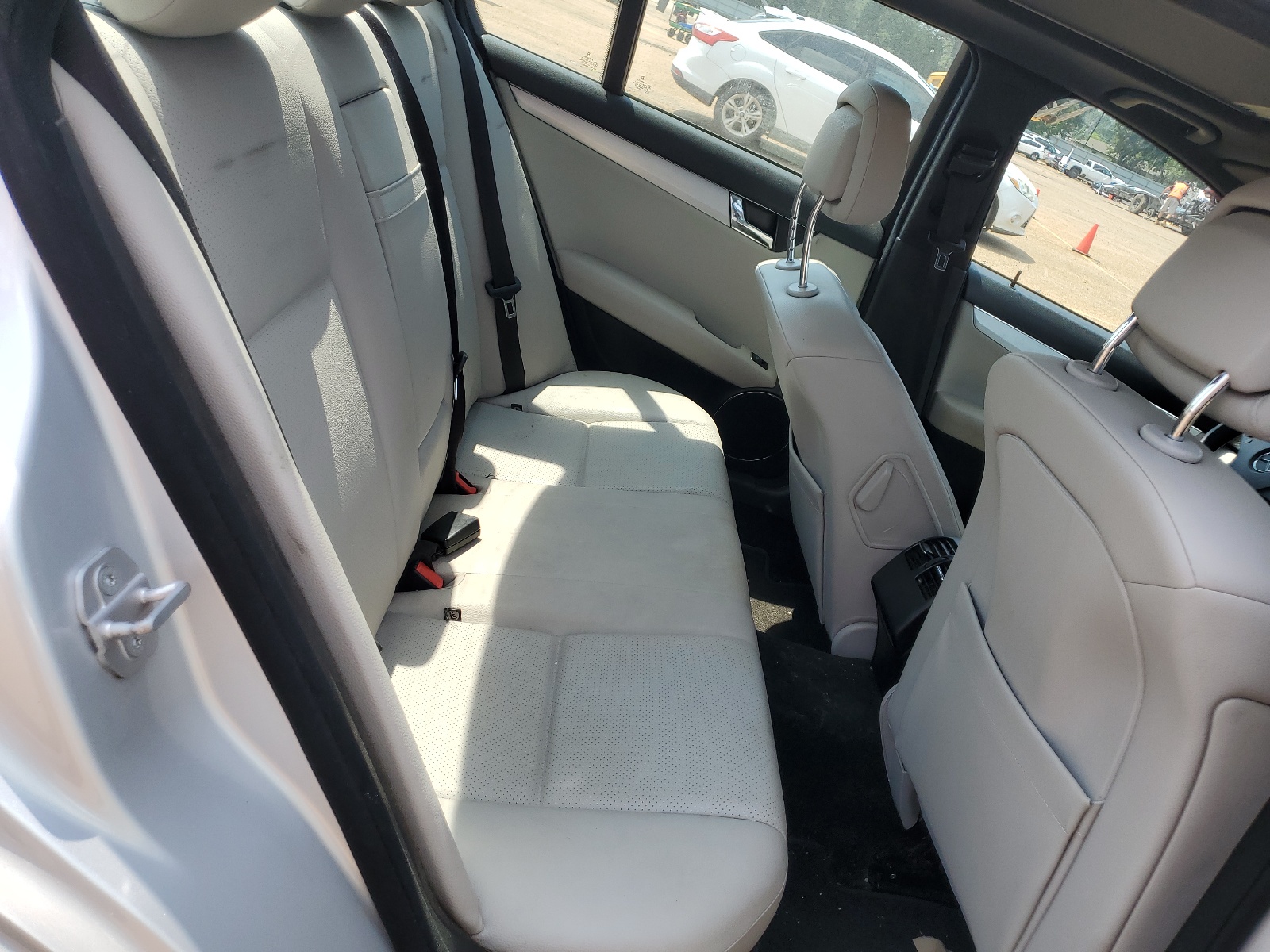 WDDGF54X19R057436 2009 Mercedes-Benz C 300