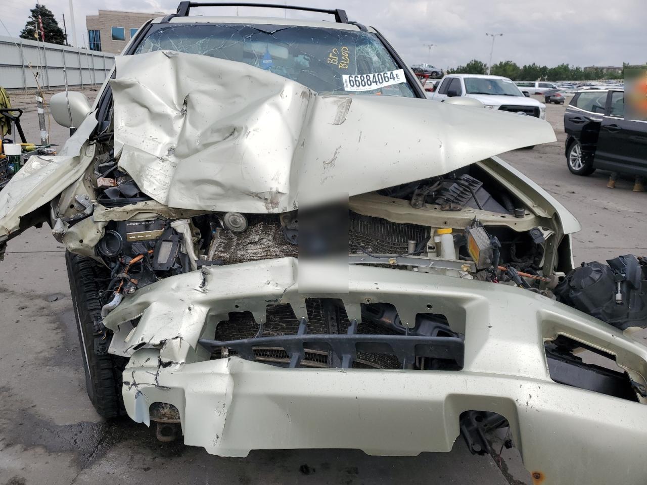 2001 Infiniti QX4 - Image 5