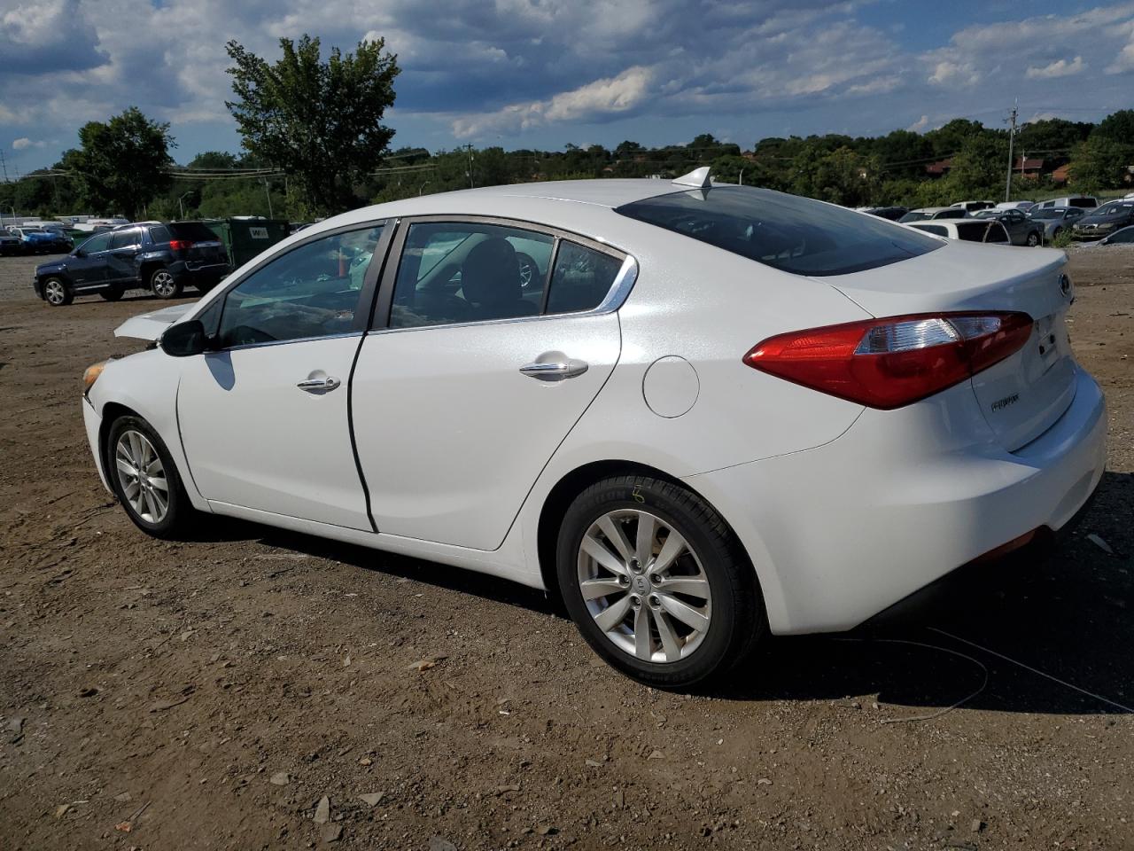 VIN KNAFX4A84E5162528 2014 KIA FORTE no.2