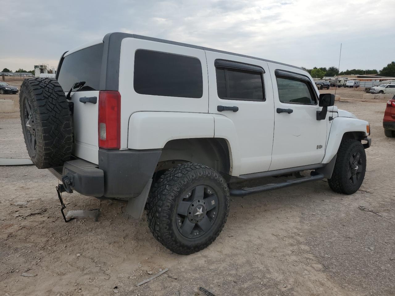 2008 Hummer H3 - Image 3