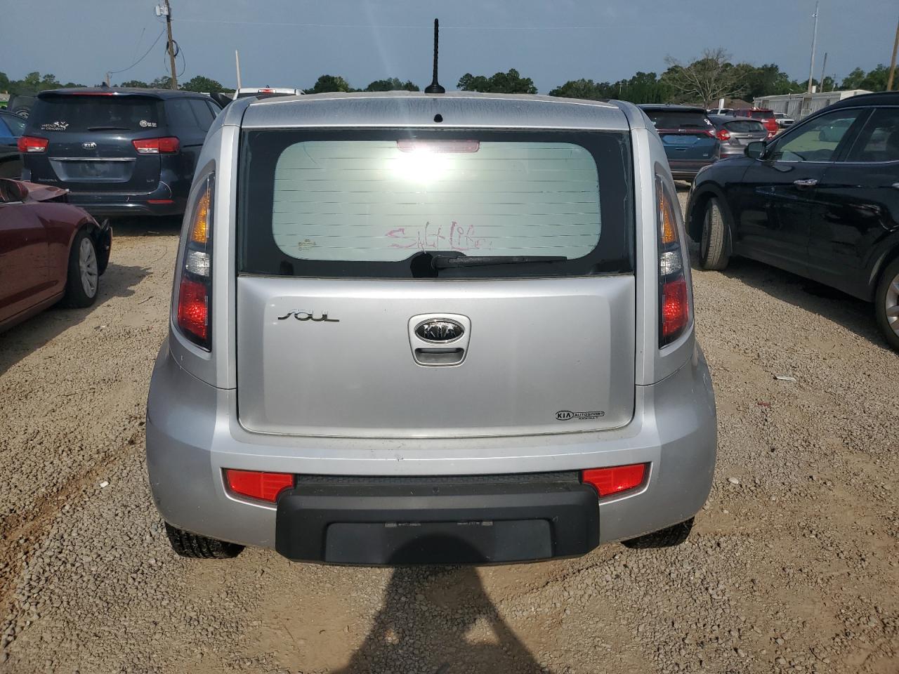 2011 Kia Soul VIN: KNDJT2A11B7322588 Lot: 65491834