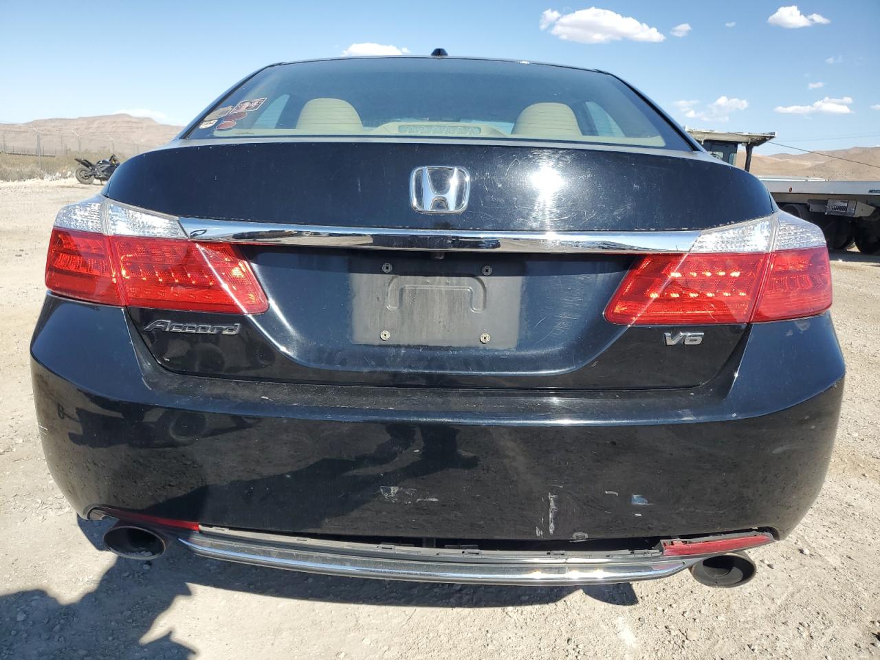 1HGCR3F88FA018266 2015 Honda Accord Exl