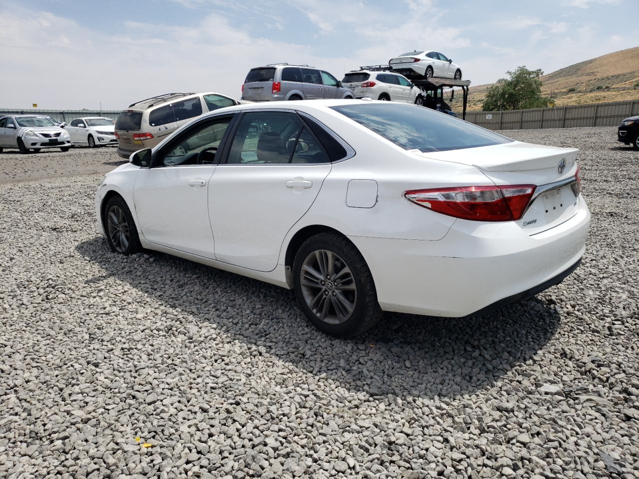 VIN 4T1BF1FK3GU116362 2016 TOYOTA CAMRY no.2