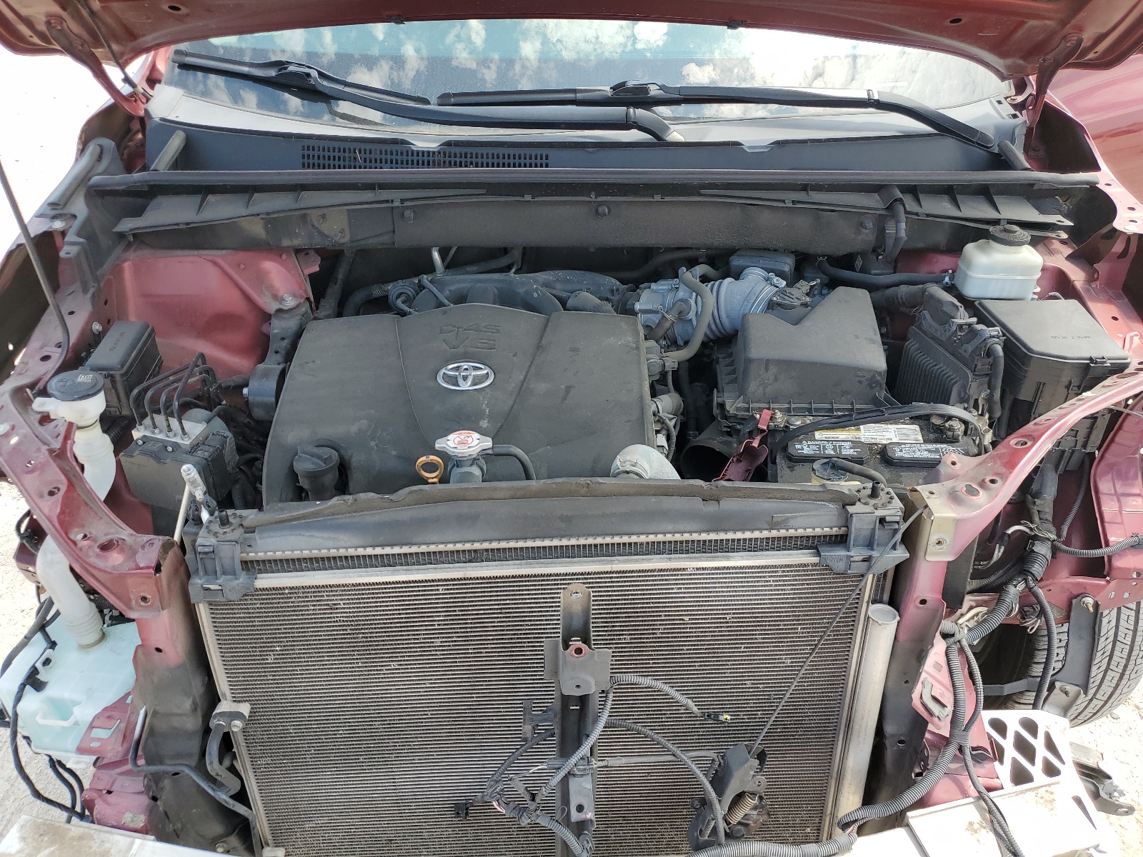 5TDKZRFH1JS533800 2018 Toyota Highlander Se