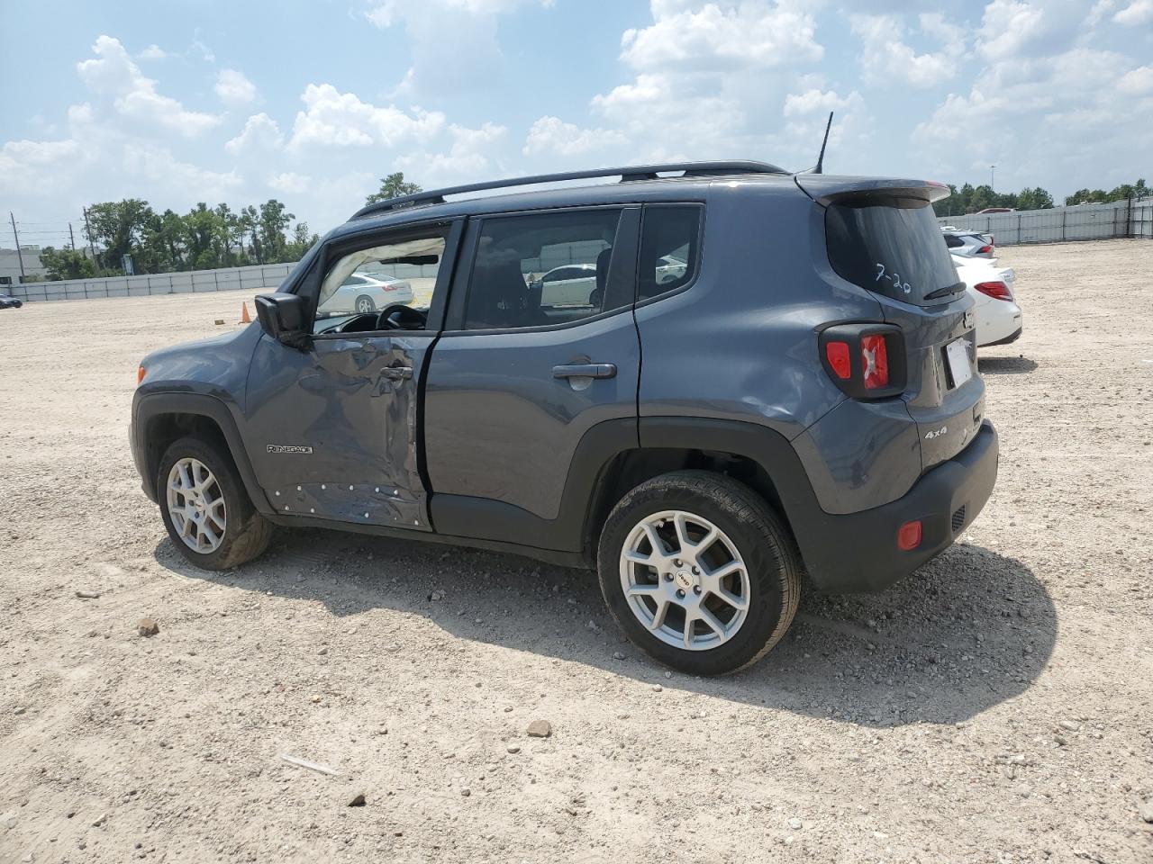 ZACNJDB1XNPN83286 2022 JEEP RENEGADE - Image 2