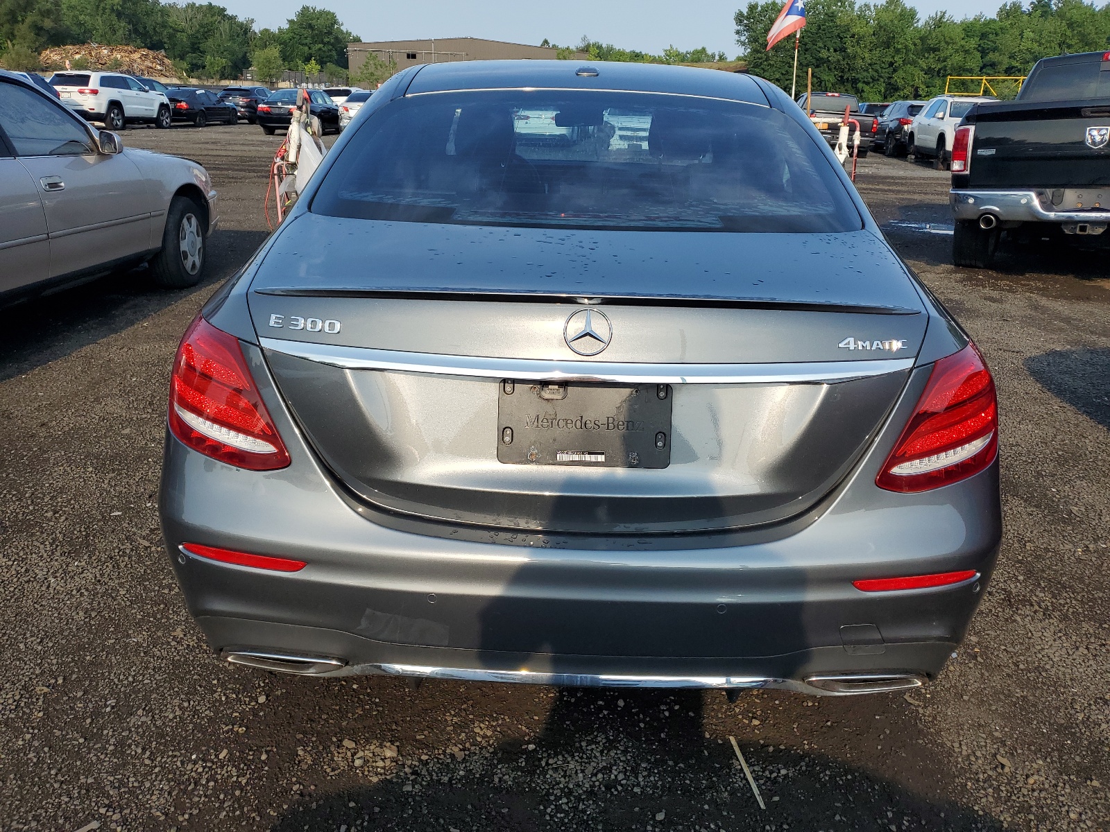 WDDZF4KB2JA463142 2018 Mercedes-Benz E 300 4Matic