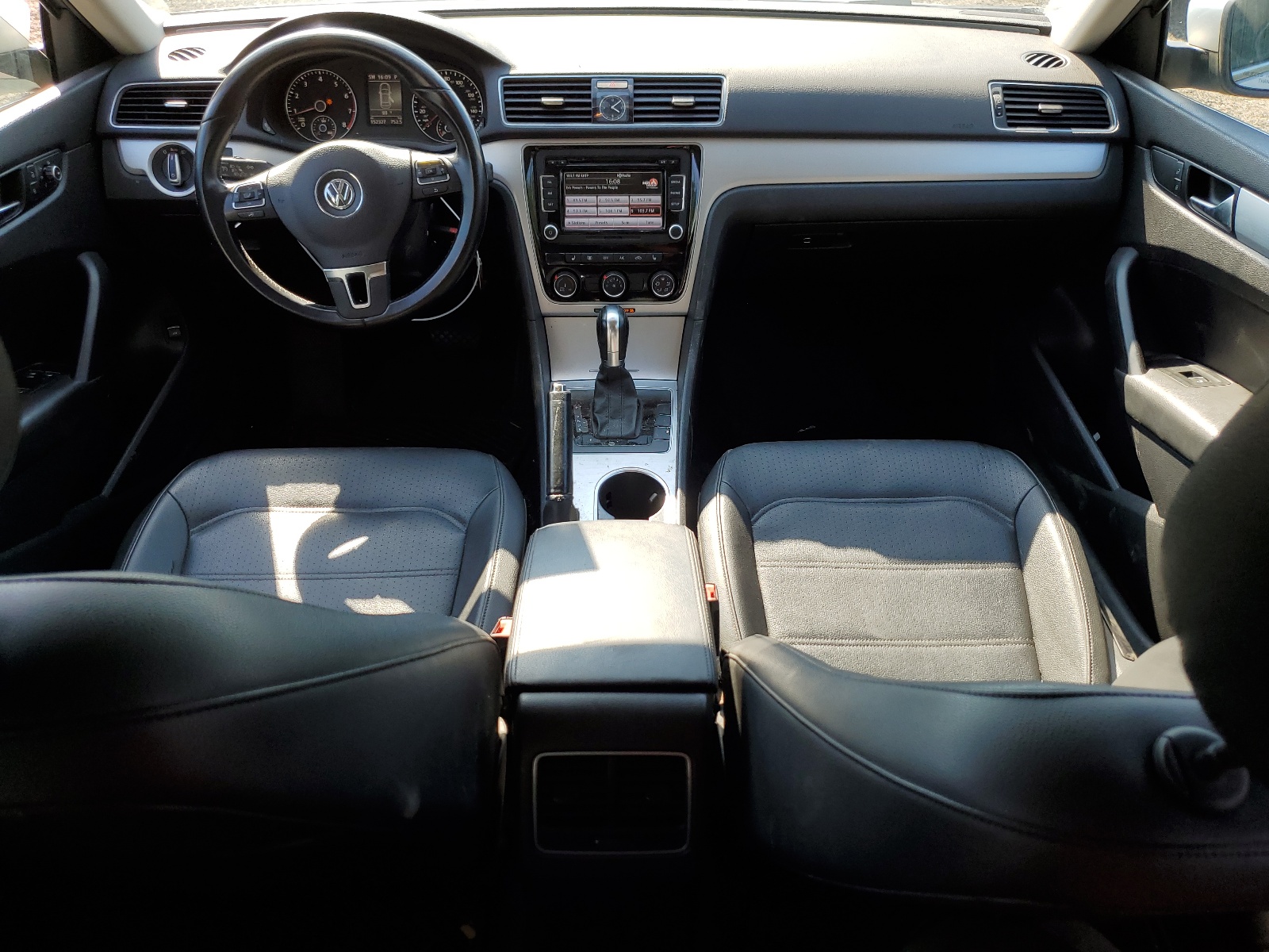 1VWBP7A38DC010802 2013 Volkswagen Passat Se