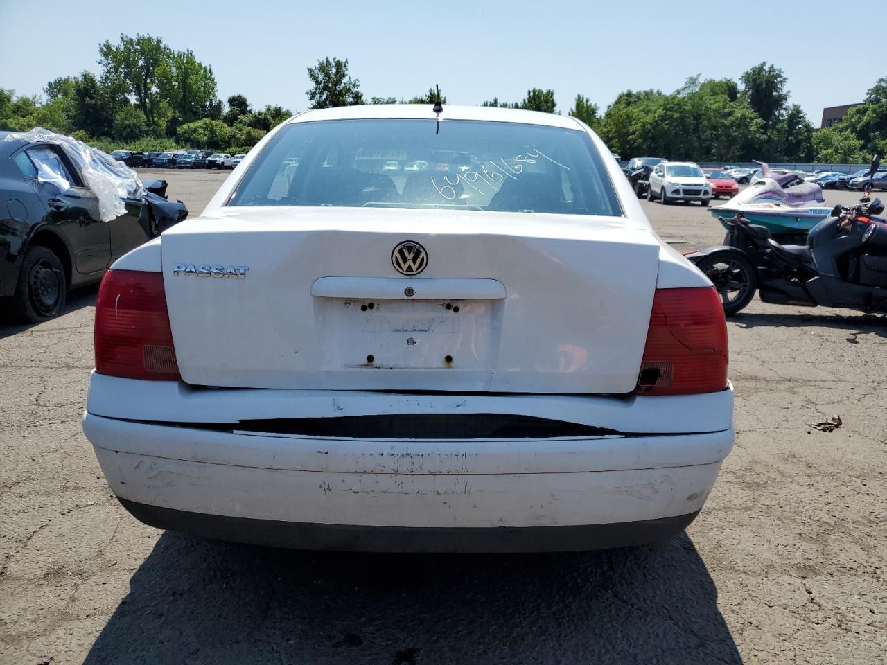 2000 Volkswagen Passat Gls VIN: WVWMA23B5YE122892 Lot: 64961684