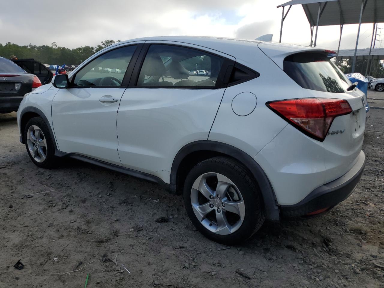 3CZRU5H3XHM706564 2017 HONDA HR-V - Image 2