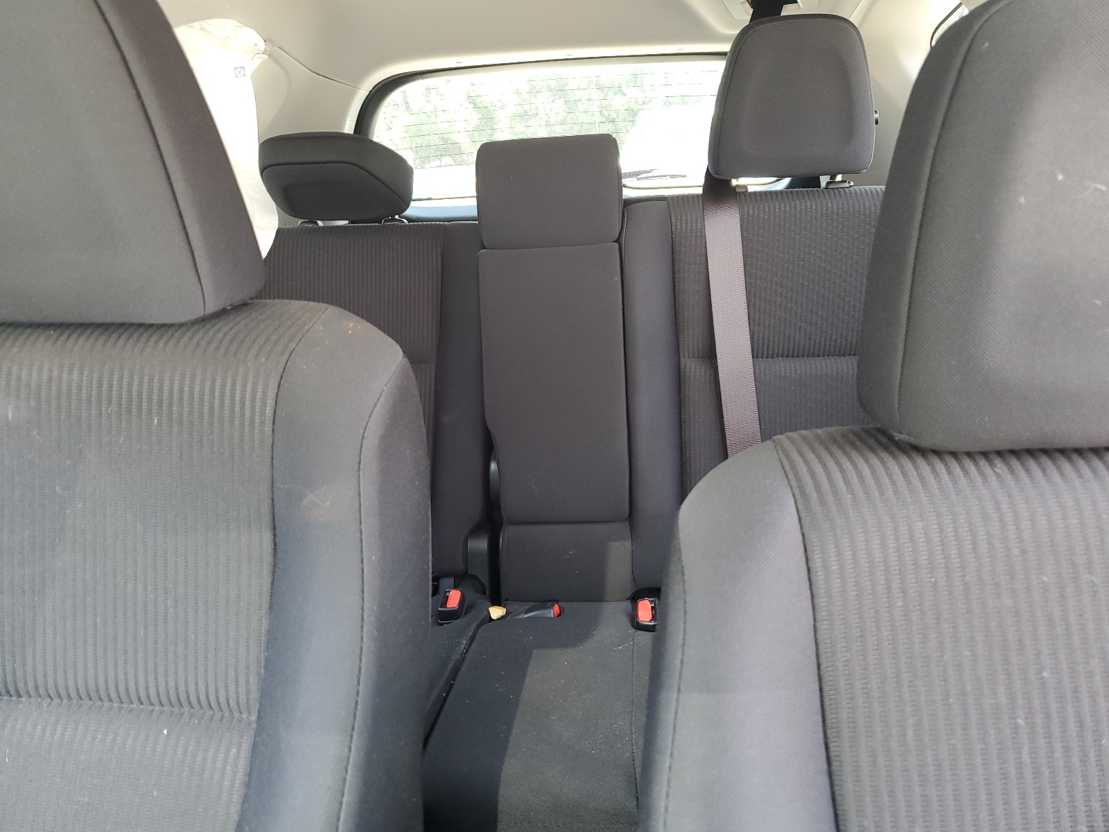 JTMBFREV7HJ710809 2017 Toyota Rav4 Le