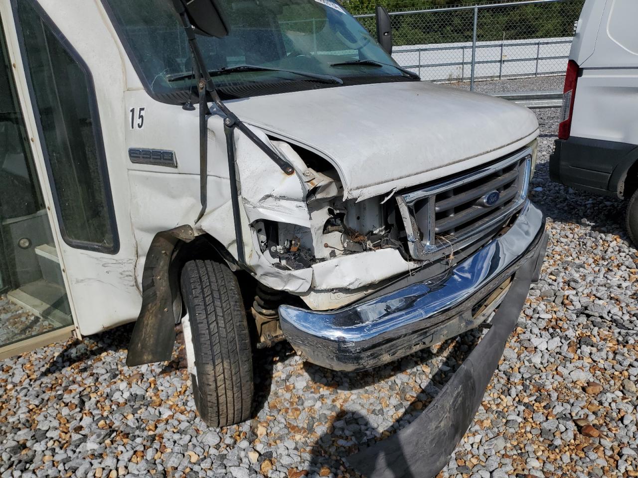 2006 Ford Econoline - Image 9