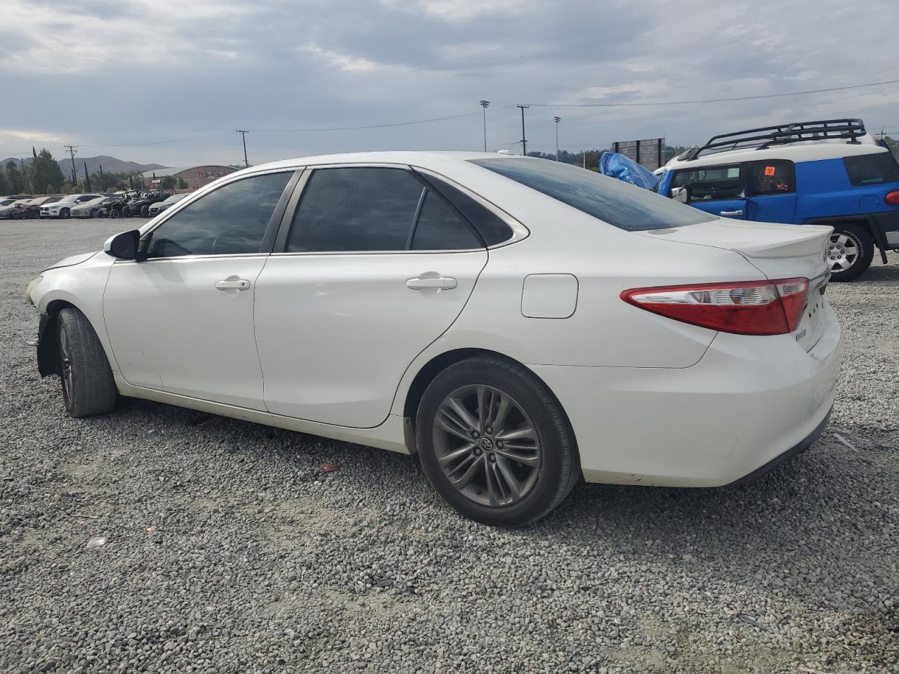 4T1BF1FK4FU101724 2015 TOYOTA CAMRY - Image 2