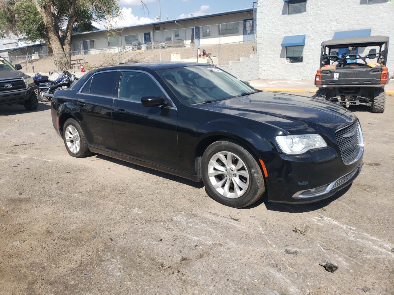 2C3CCAAG1JH257921 2018 Chrysler 300 Touring