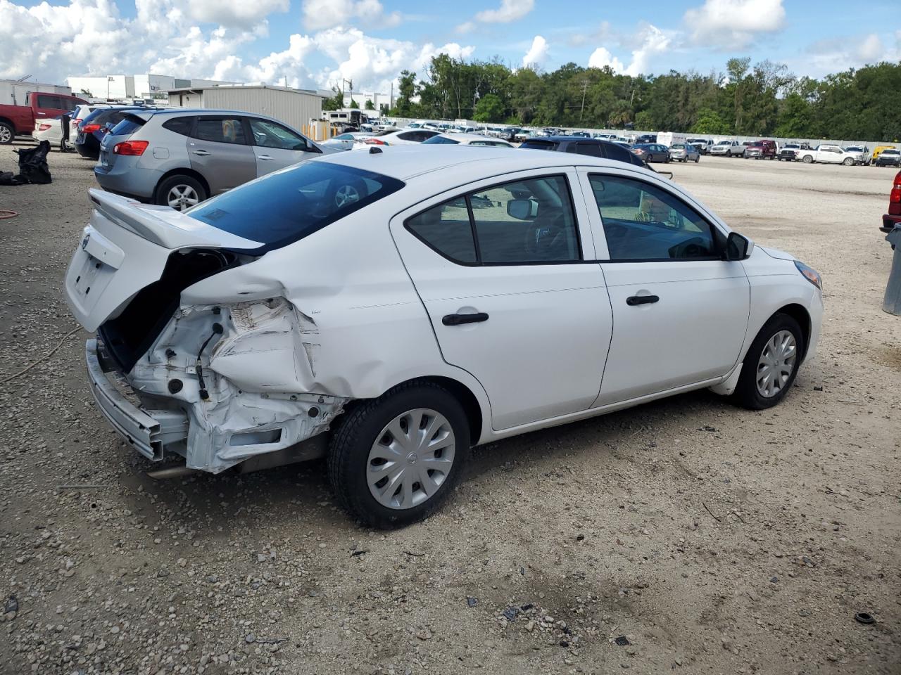 3N1CN7AP5HL858682 2017 Nissan Versa S