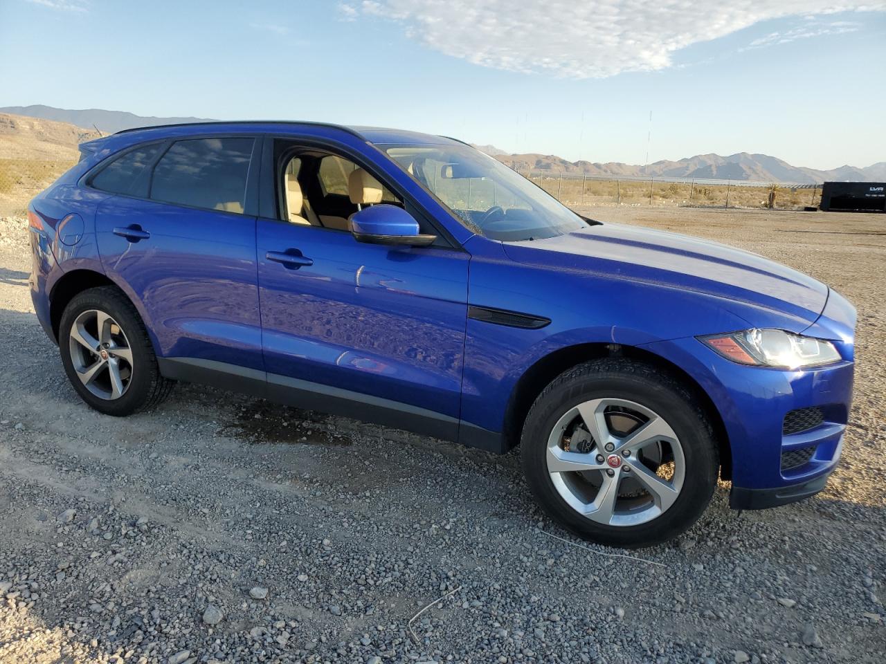 SADCJ2FX1JA270414 2018 Jaguar F-Pace Premium