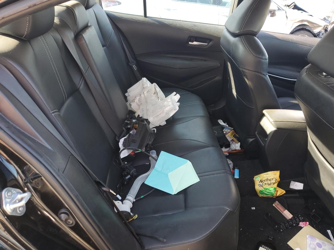 2022 Toyota Corolla Xle VIN: 5YFFPMAE4NP327618 Lot: 67667584