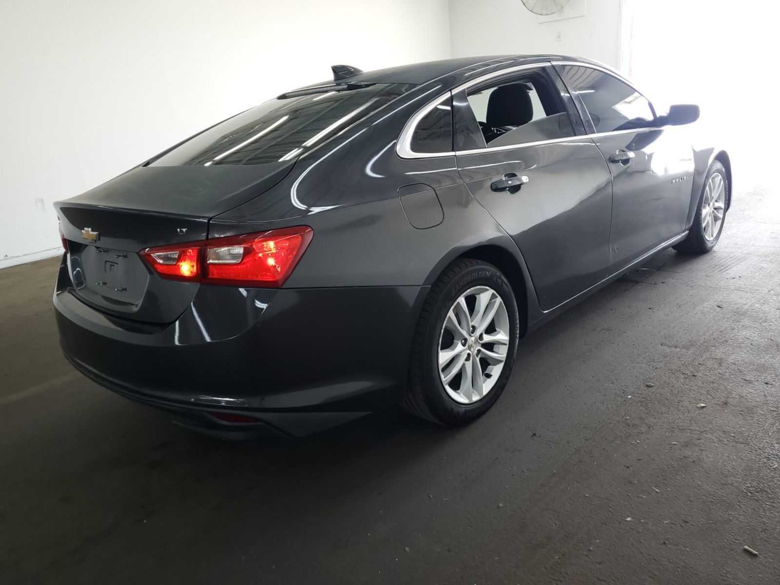 2017 Chevrolet Malibu Lt vin: 1G1ZE5STXHF200513