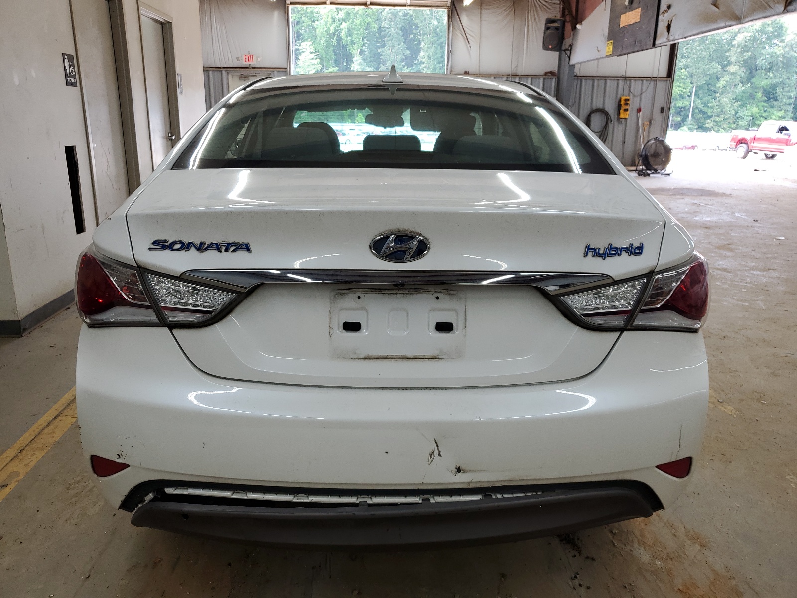 2014 Hyundai Sonata Hybrid vin: KMHEC4A49EA116655