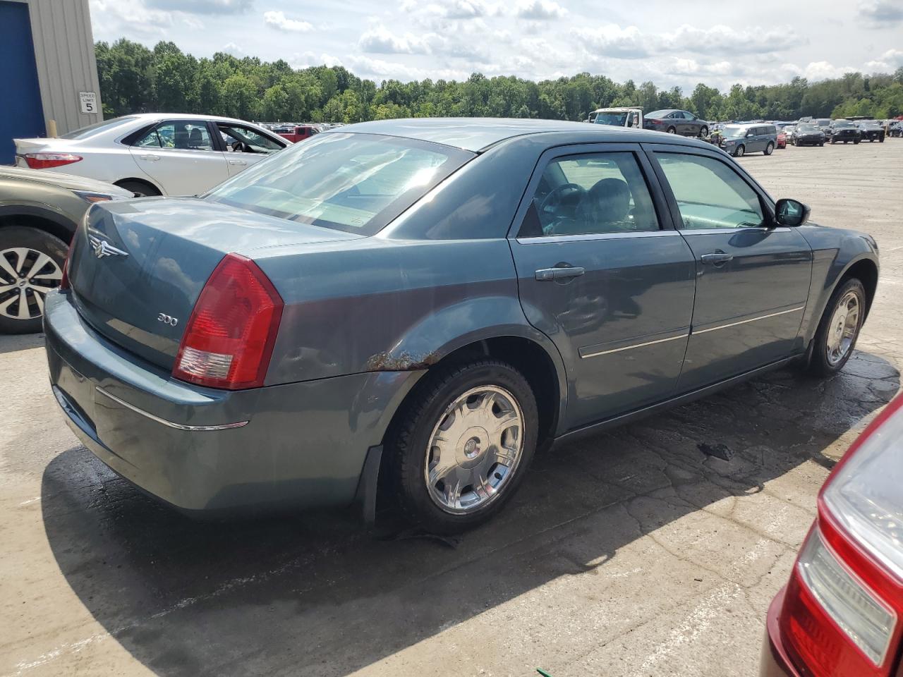 2005 Chrysler 300 - Image 3