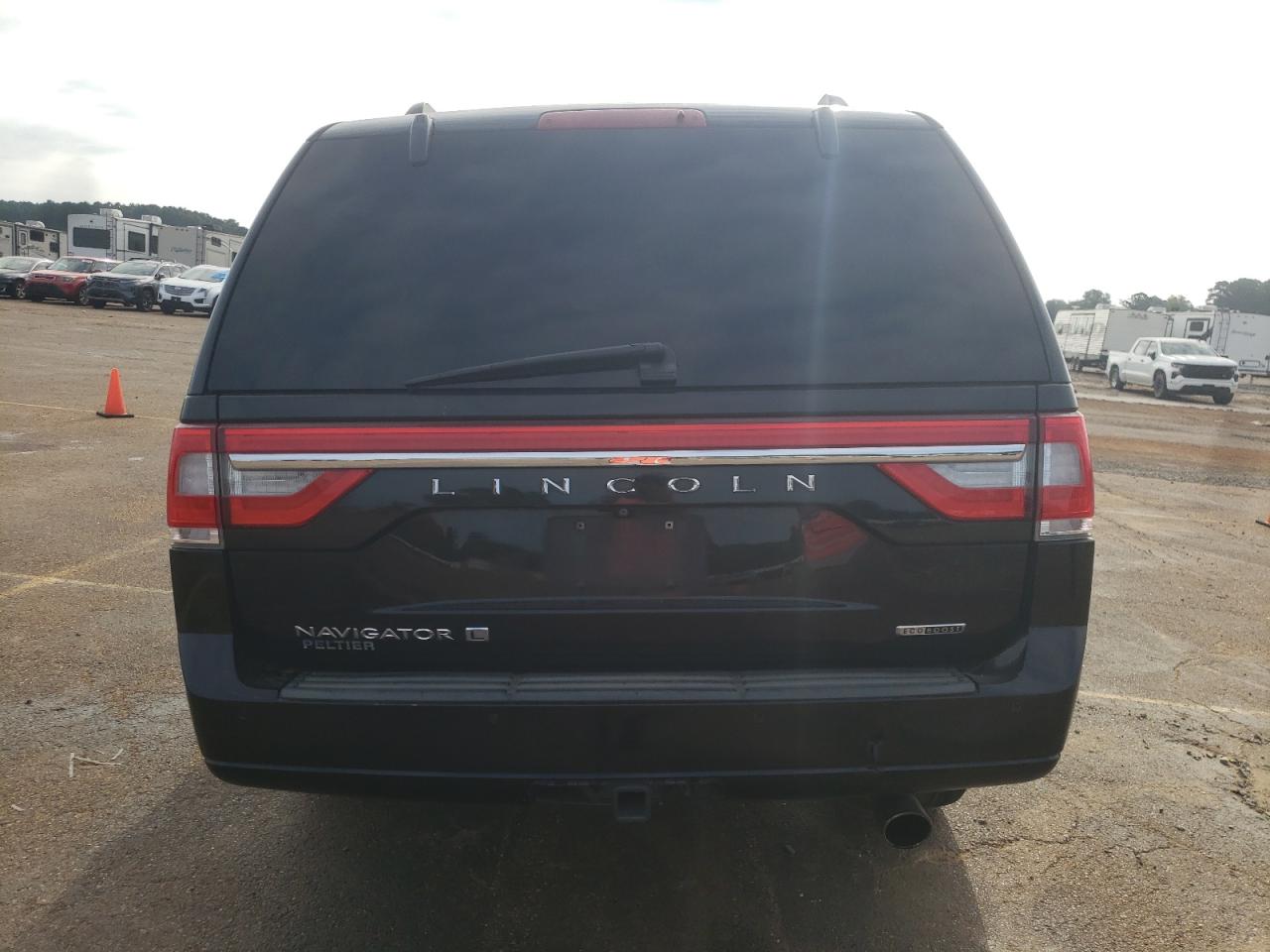 2015 Lincoln Navigator L VIN: 5LMJJ3HT0FEJ02761 Lot: 68108404