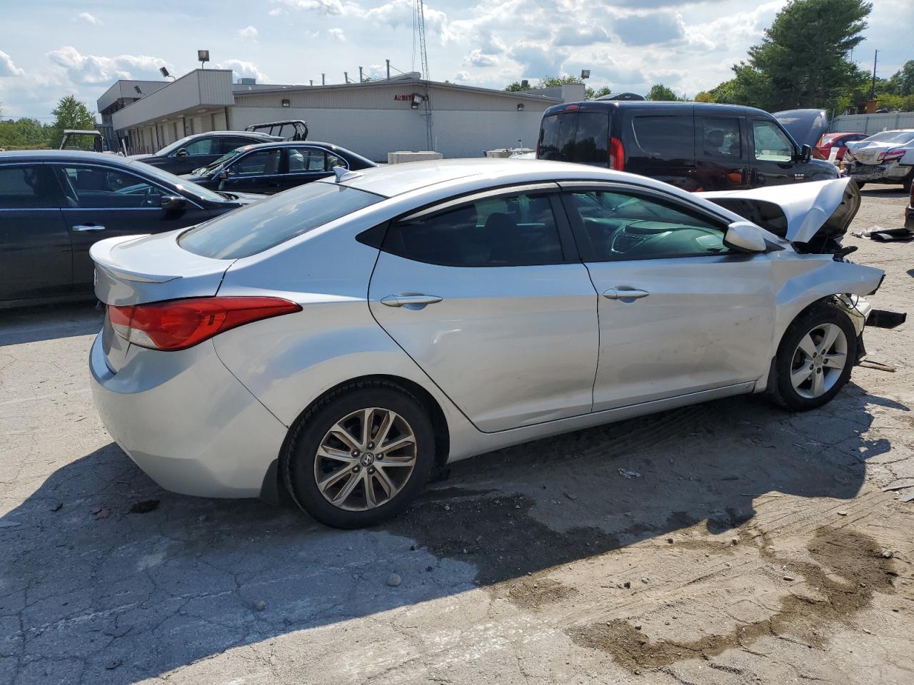 2012 Hyundai Elantra - Image 3