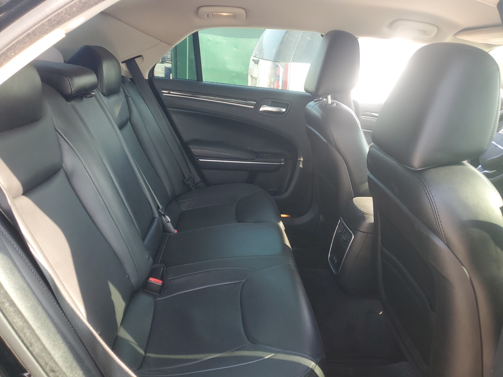 2C3CCAAG3FH818269 2015 Chrysler 300 Limited