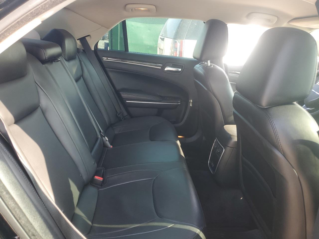 2015 Chrysler 300 Limited VIN: 2C3CCAAG3FH818269 Lot: 65539654