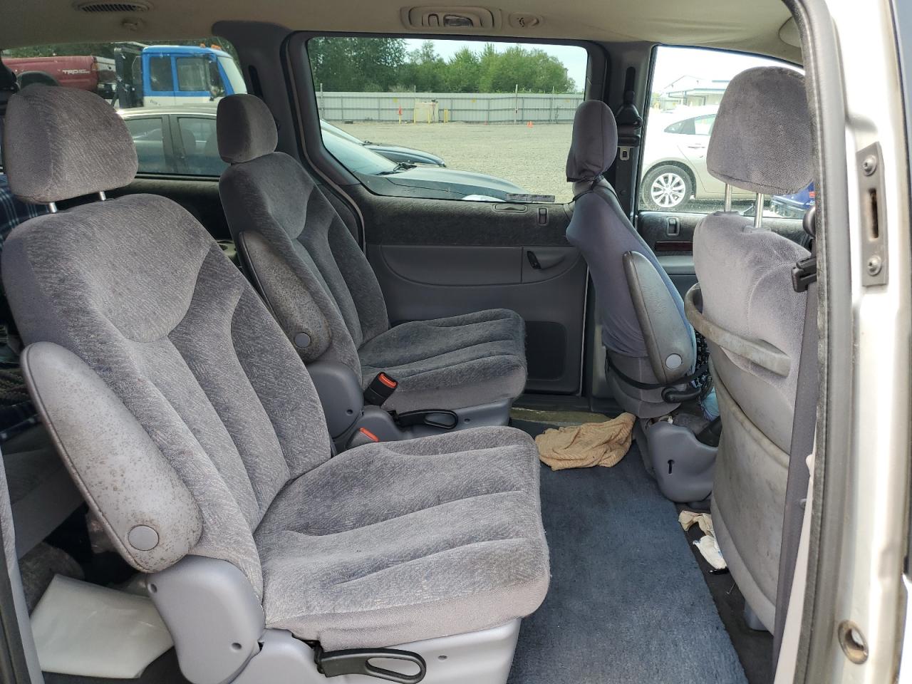 2000 Chrysler Town & Country Lx VIN: 1C4GP44R3YB809776 Lot: 65882854