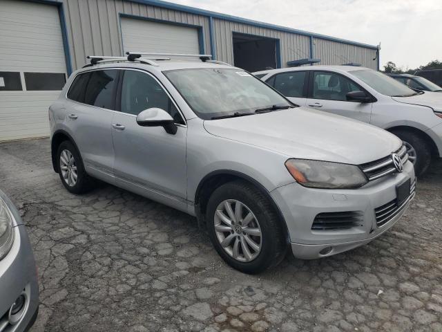  VOLKSWAGEN TOUAREG 2012 Сріблястий