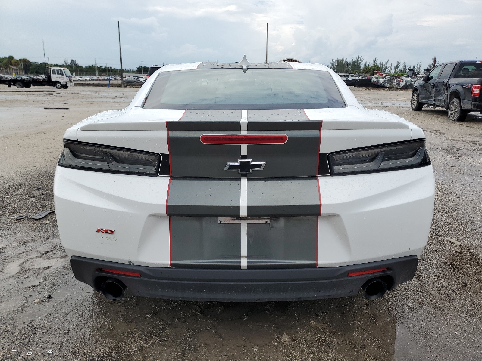1G1FB1RS1J0160056 2018 Chevrolet Camaro Lt