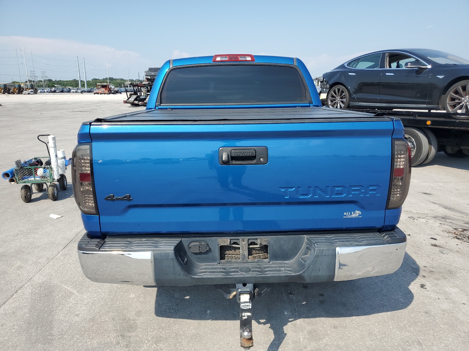 5TFDW5F10JX768289 2018 Toyota Tundra Crewmax Sr5