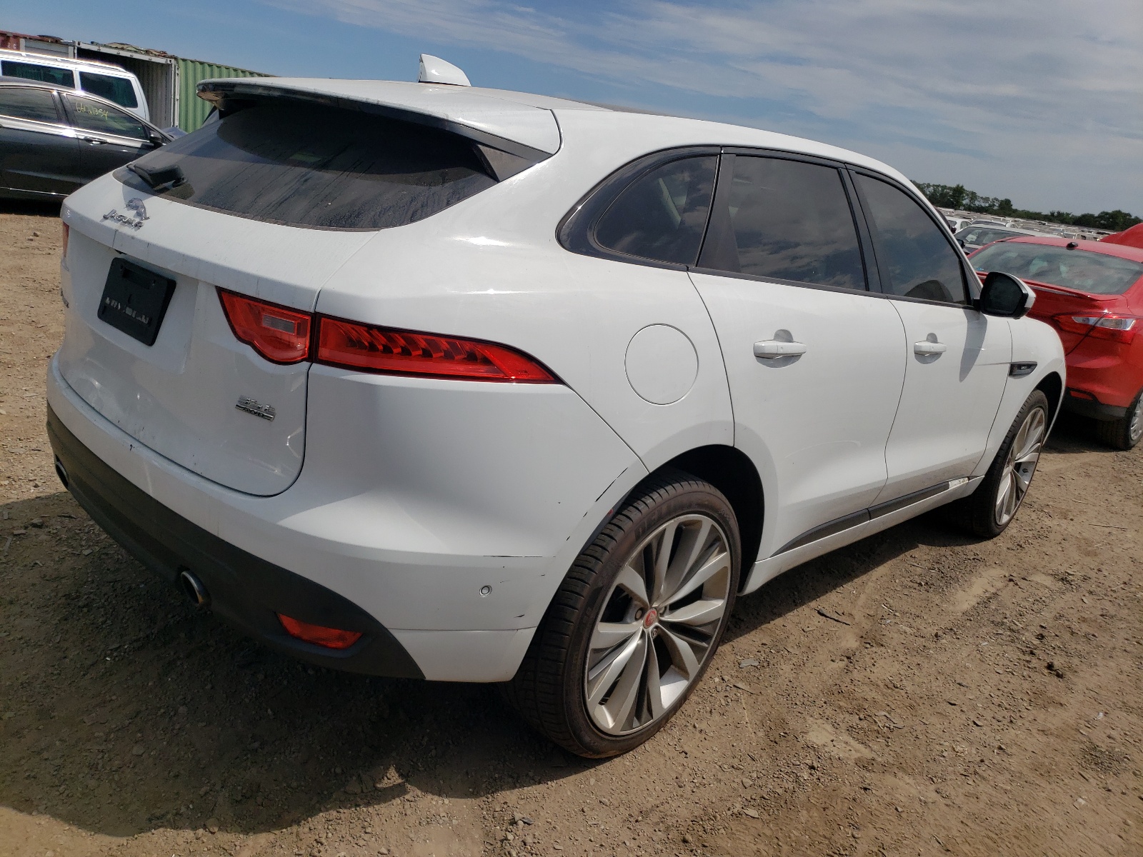 2017 Jaguar F-Pace R - Sport vin: SADCL2BV8HA493722