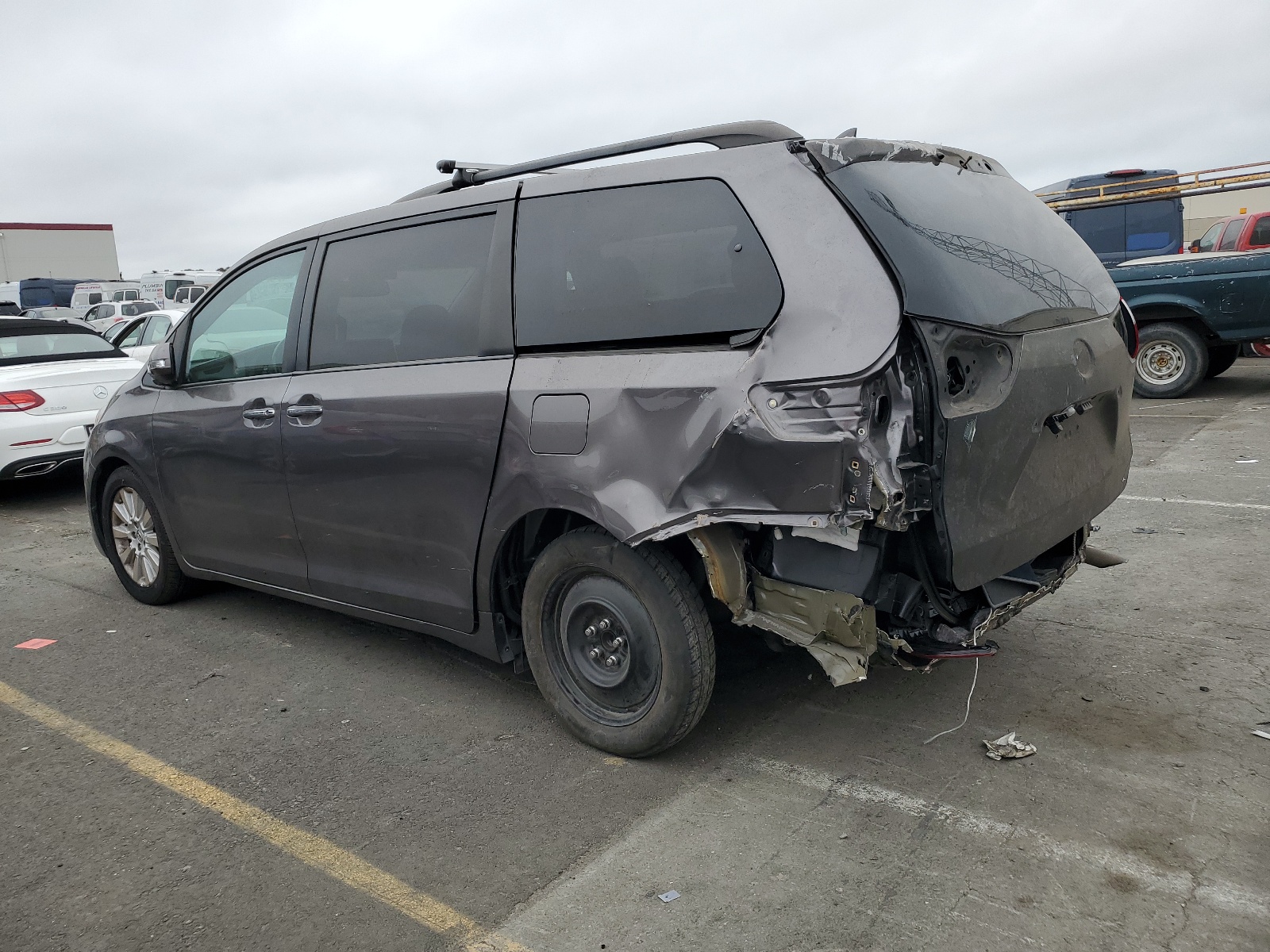 2015 Toyota Sienna Xle vin: 5TDYK3DC1FS598057