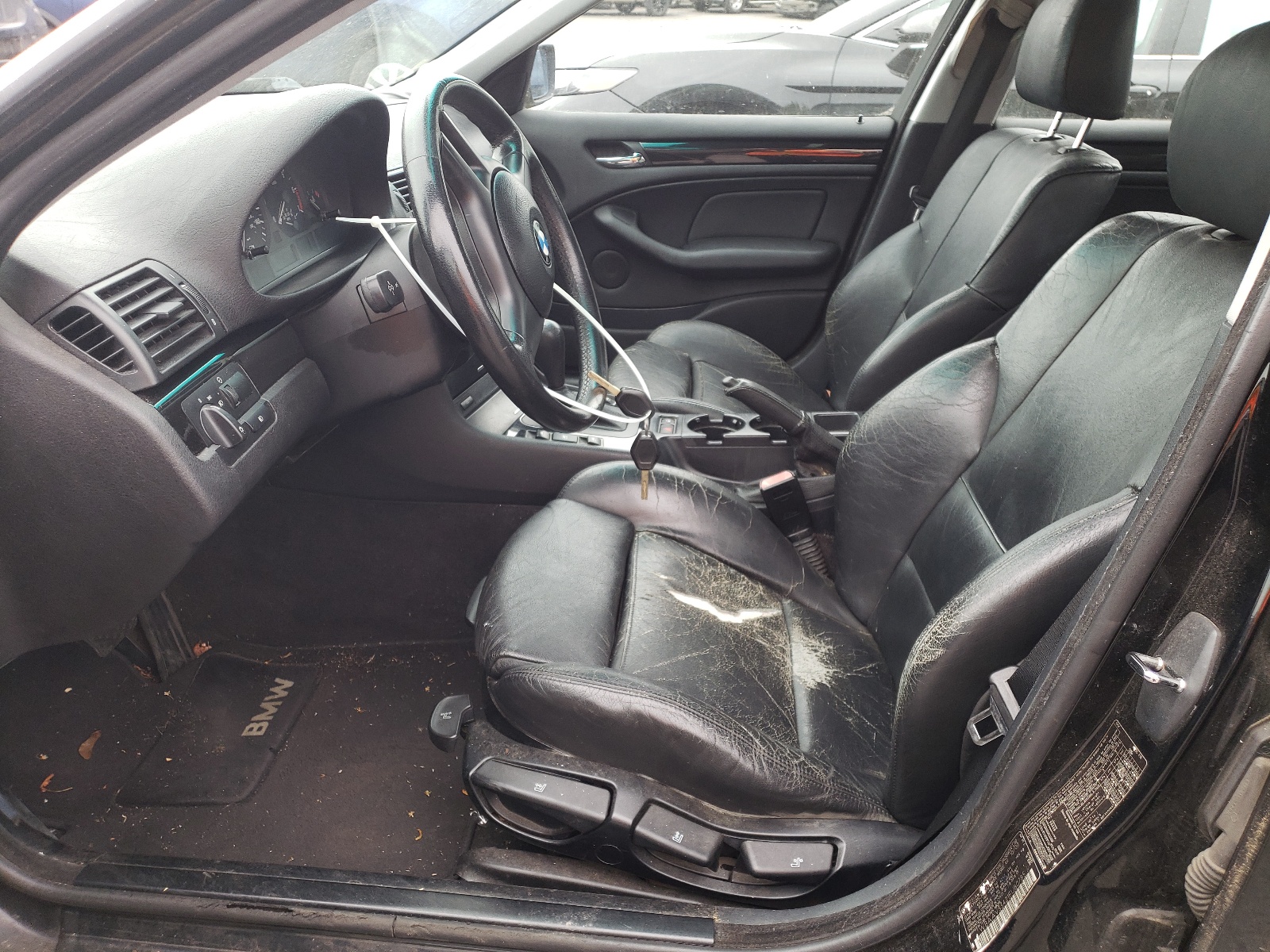 WBAAV33421FU80785 2001 BMW 325 I