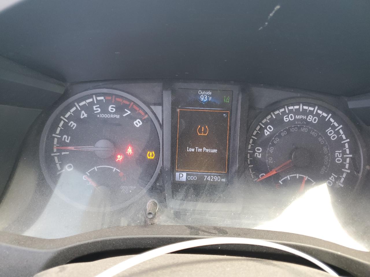 2020 Toyota Tacoma - Image 9