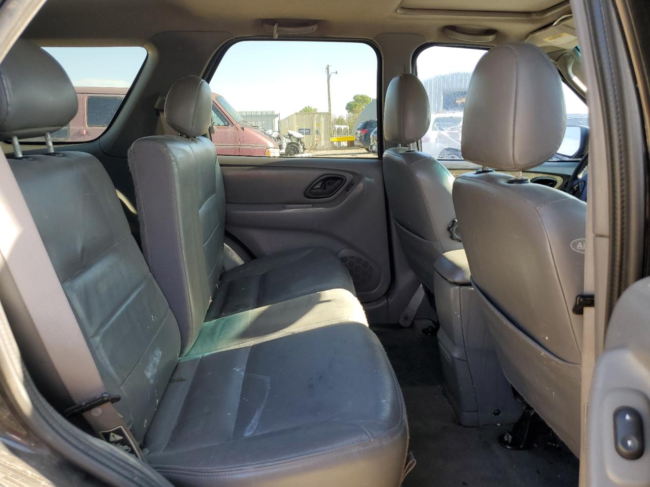 2002 Ford Escape Xlt VIN: 1FMCU04182KA93132 Lot: 67841684