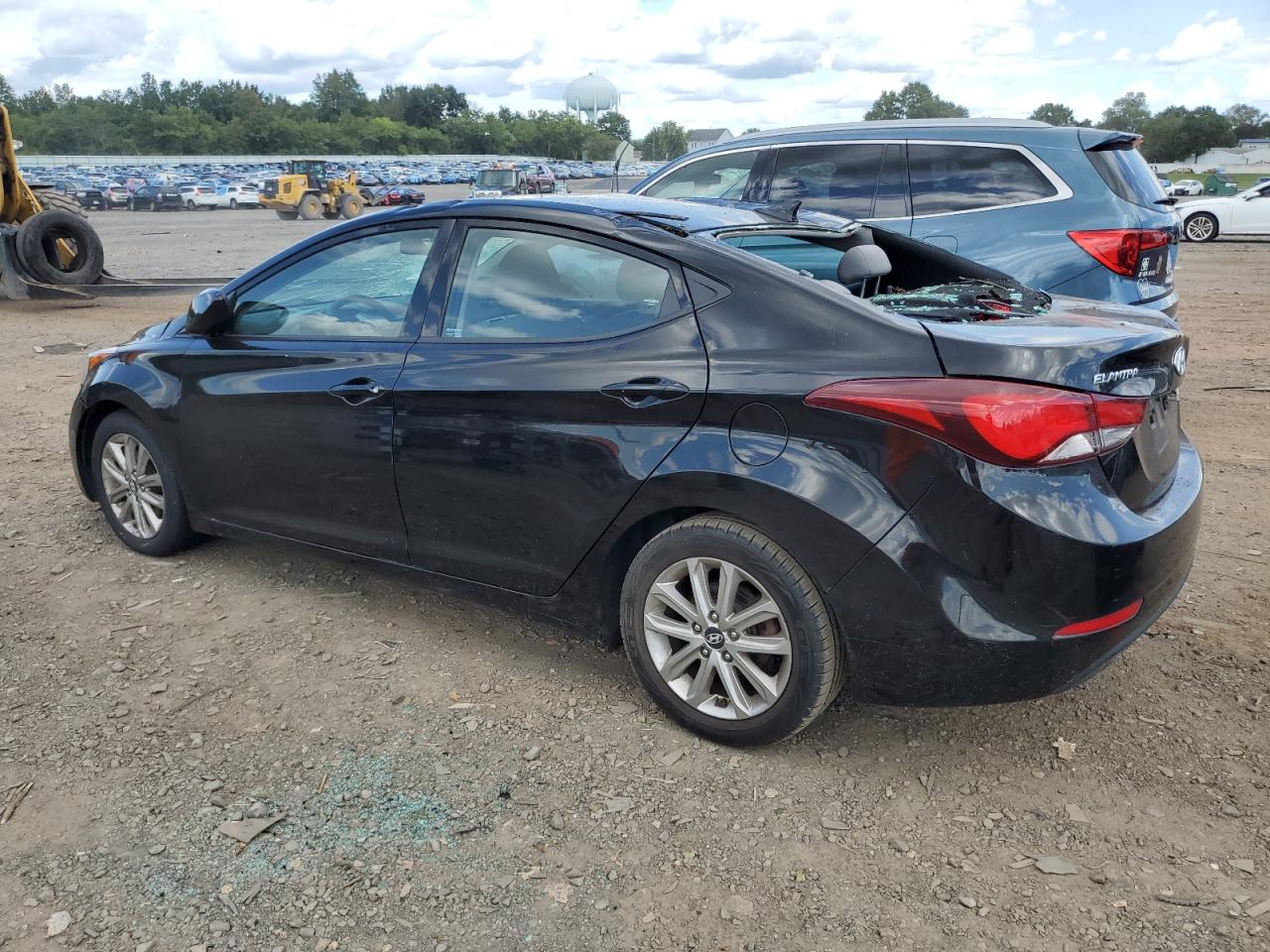 VIN KMHDH4AE3FU264631 2015 HYUNDAI ELANTRA no.2