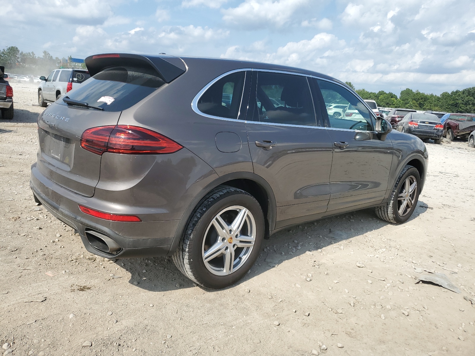 2016 Porsche Cayenne vin: WP1AA2A27GKA10681