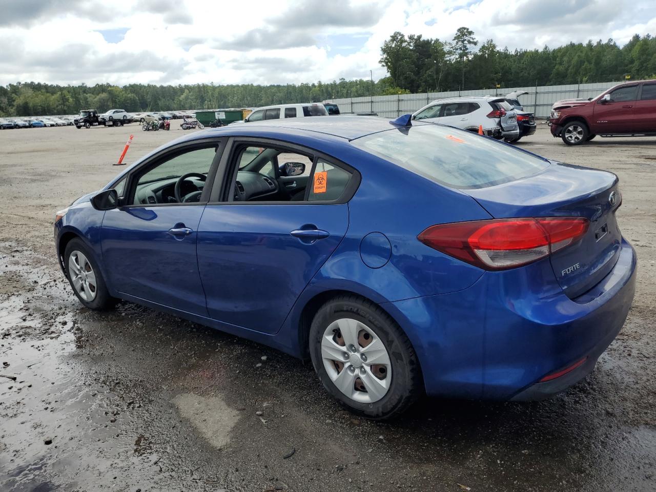 3KPFK4A7XJE271163 2018 KIA FORTE - Image 2