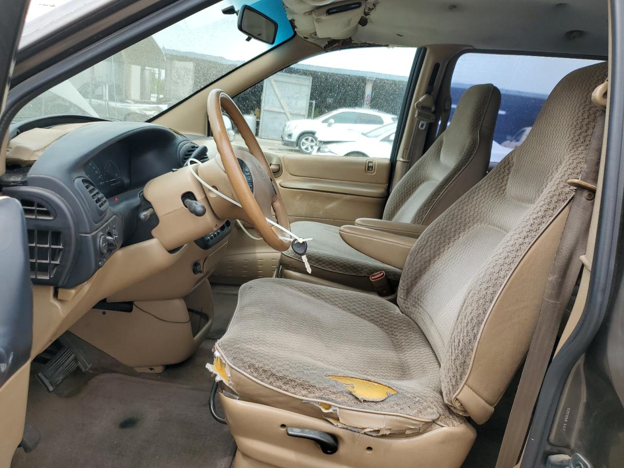 1998 Dodge Caravan VIN: 2B4GP25R4WR774048 Lot: 65021014