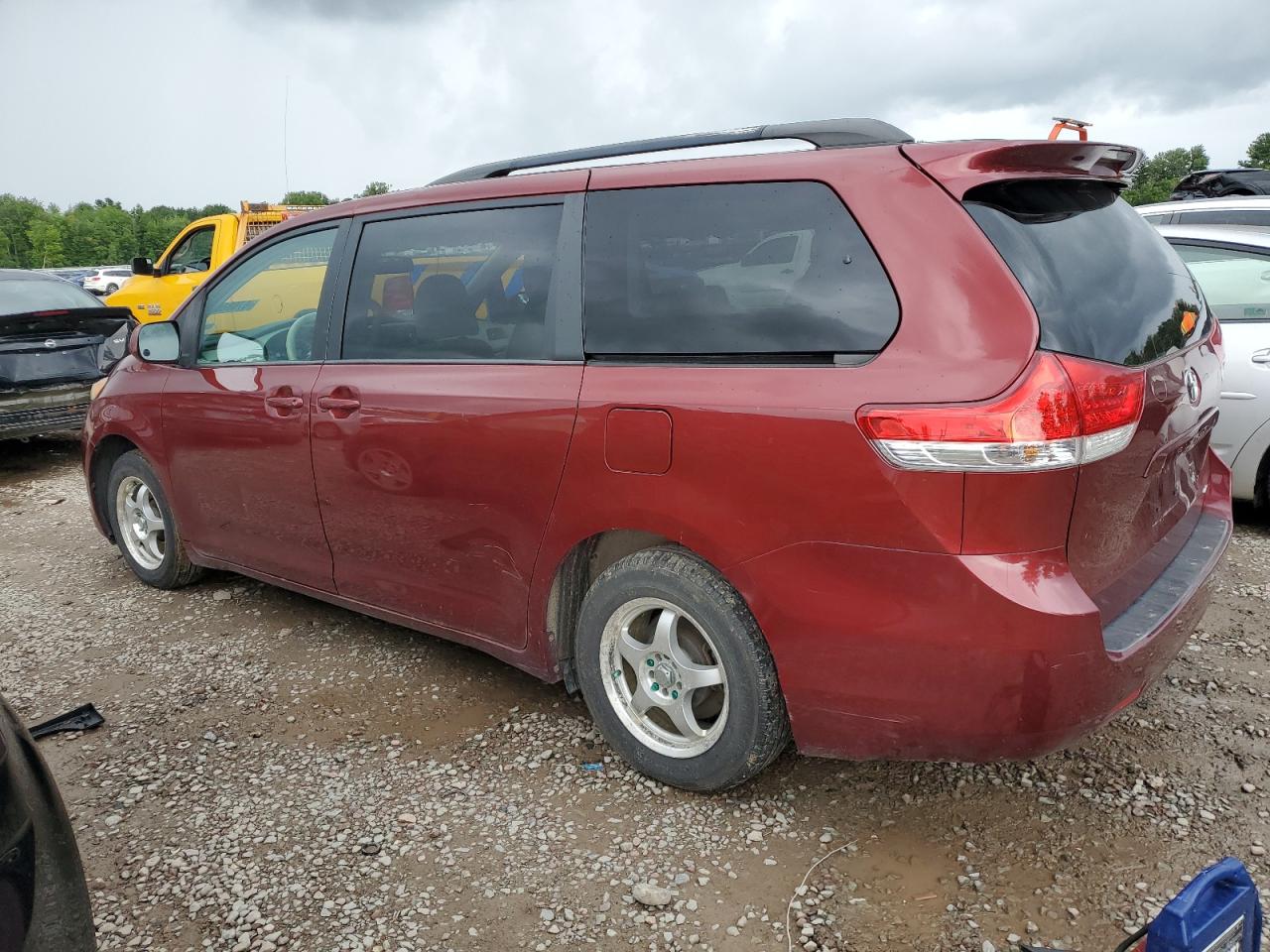 2013 Toyota Sienna Le VIN: 5TDKK3DC9DS318050 Lot: 67086994