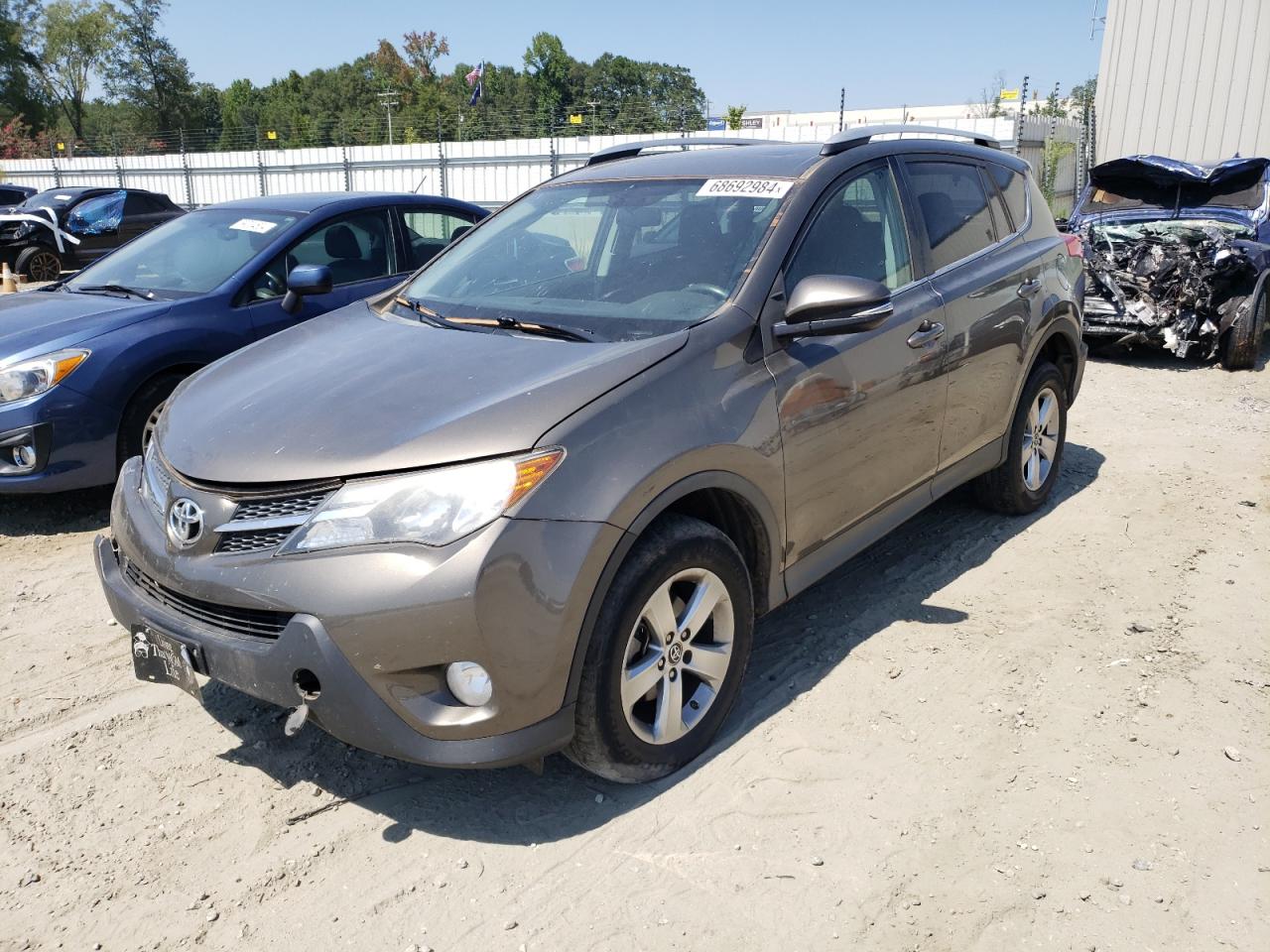 2T3RFREV5FW229695 2015 TOYOTA RAV 4 - Image 1