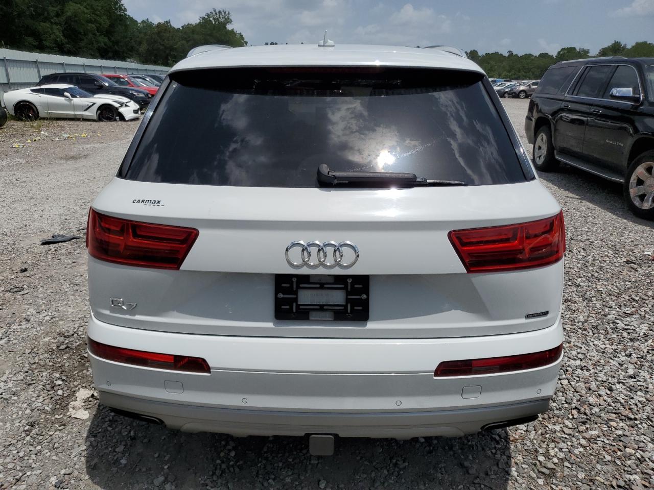 WA1LHAF75KD046431 2019 Audi Q7 Premium Plus