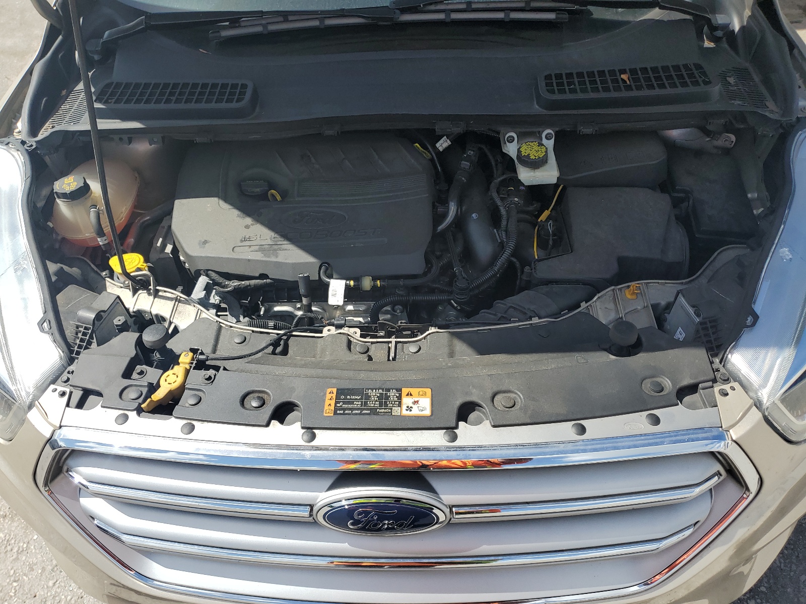 1FMCU0JD4HUC93131 2017 Ford Escape Titanium