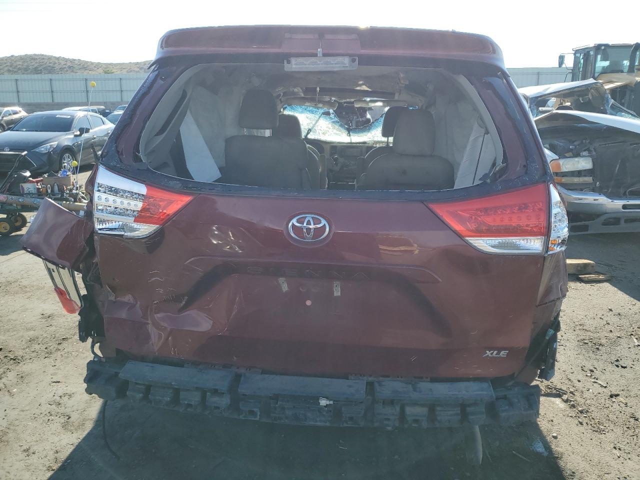 5TDYK3DC5ES507984 2014 Toyota Sienna Xle