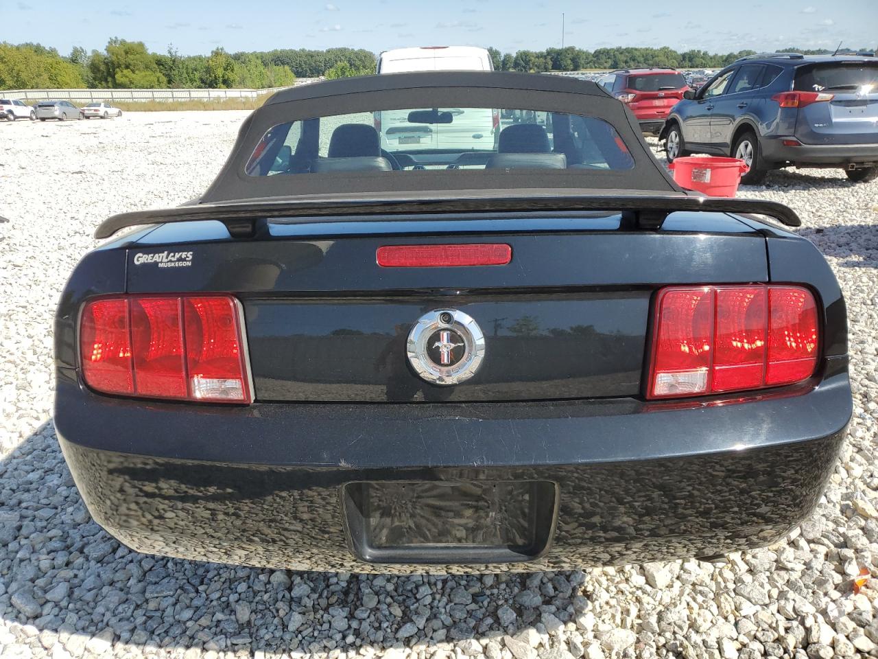 2005 Ford Mustang VIN: 1ZVFT84N955223585 Lot: 68004334