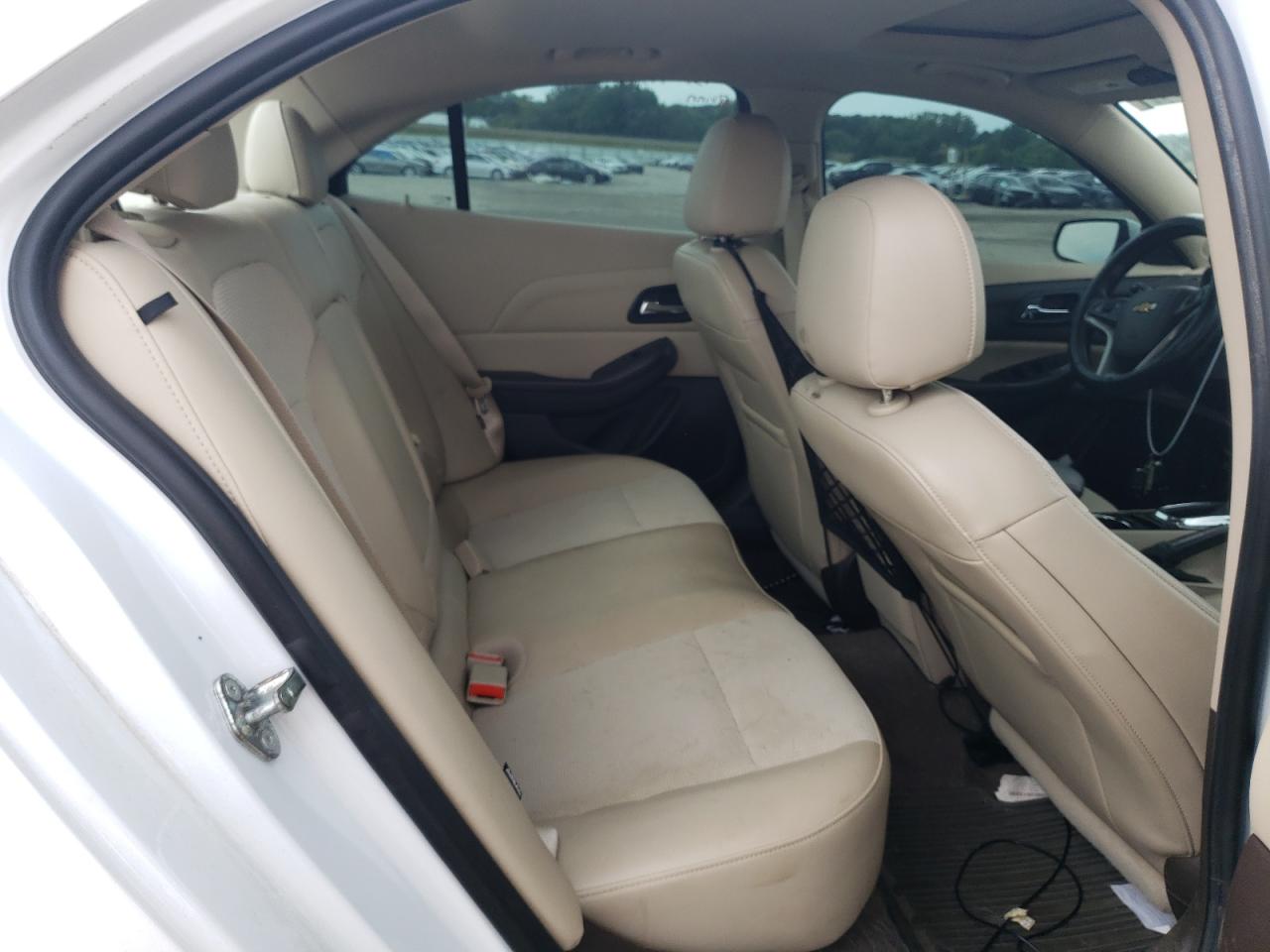 2016 Chevrolet Malibu - Image 10