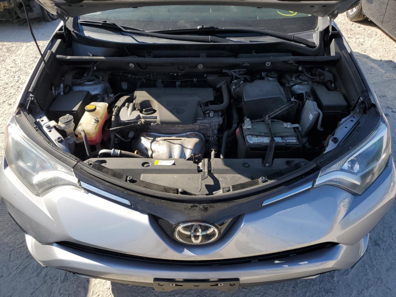 2T3RFREV2HW687312 2017 Toyota Rav4 Xle